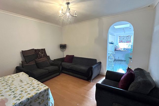 Terraced house for sale in Chalvey Road West, Slough