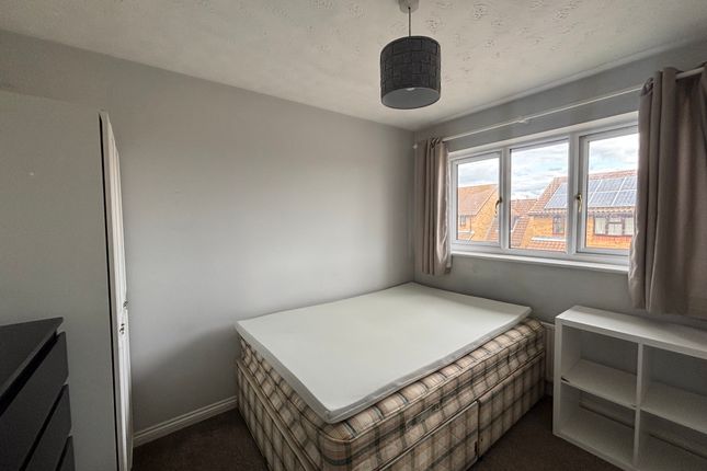 36, MILTON KEYNES photo 3