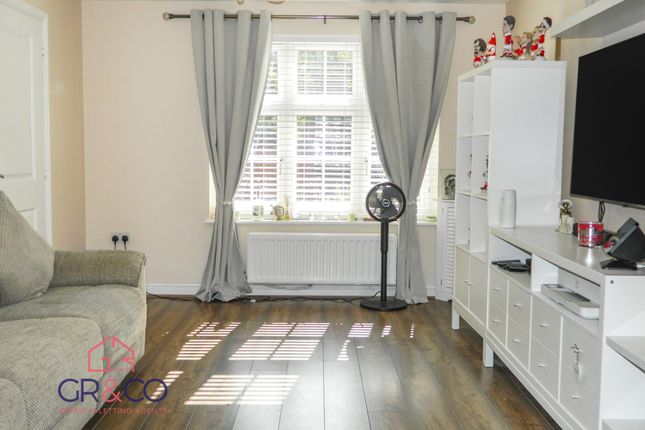 30 Clos Pen Y Cae, Ebbw Vale photo 4