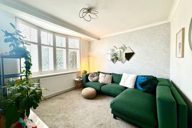 6, The Causeway, Chessington photo 2