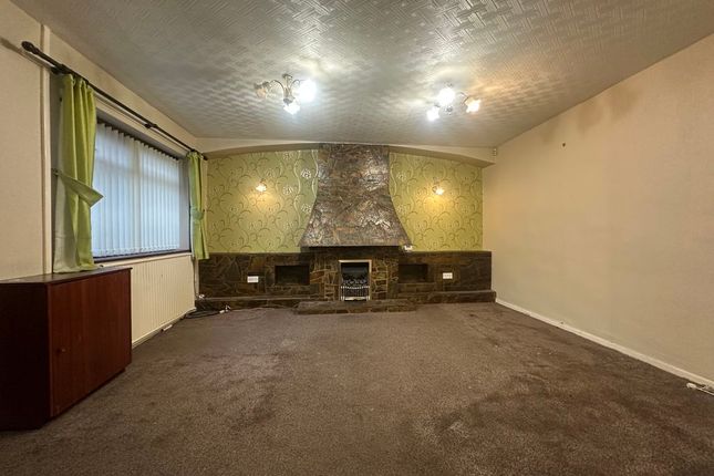 16, Cannon Street, Radcliffe photo 2