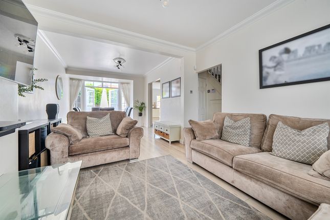 135, Willow Road, Enfield photo 4