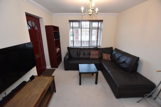 79, Lyndale Road, Coventry photo 4