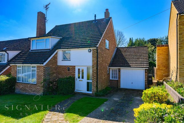 Thumbnail Detached house for sale in Little How Croft, Abbots Langley