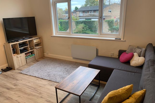 Flat to rent in Oundle Road, Woodston, Peterborough