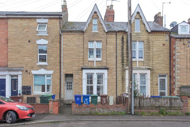 Terraced house for sale in West Street, Banbury