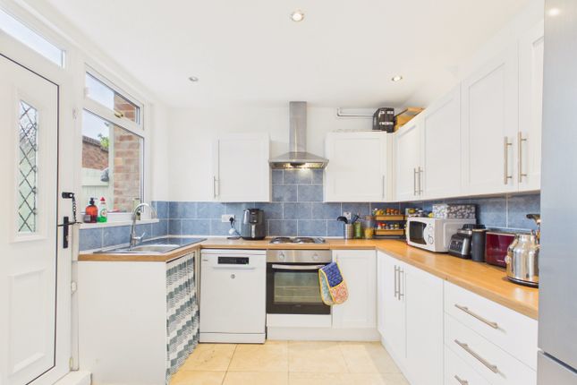 46 Langdale Crescent, Cottingham, East Riding Of Yorkshire photo 3