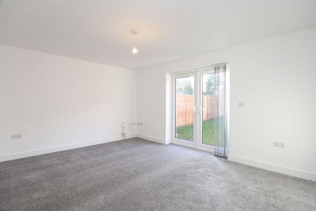 11 Gratton Place, Chesterfield photo 2
