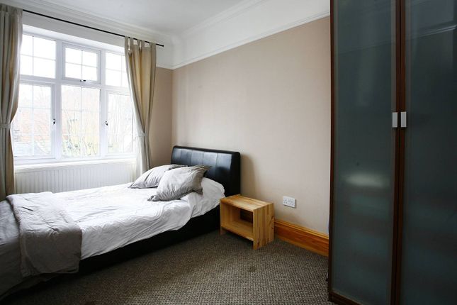 Flat for sale in Moreland Court, Child's Hill, London