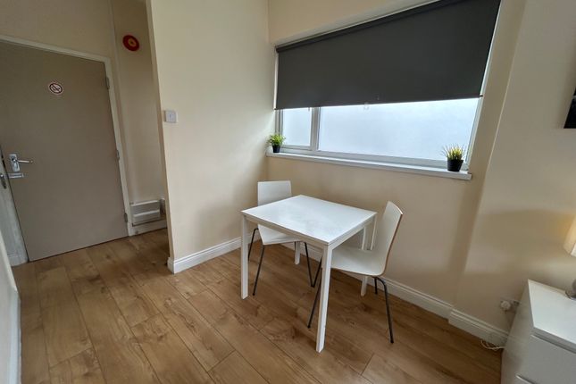 Flat A 223, Newport Road, Cardiff photo 5