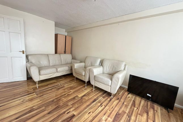 26, Martindale Close, Leicester photo 5
