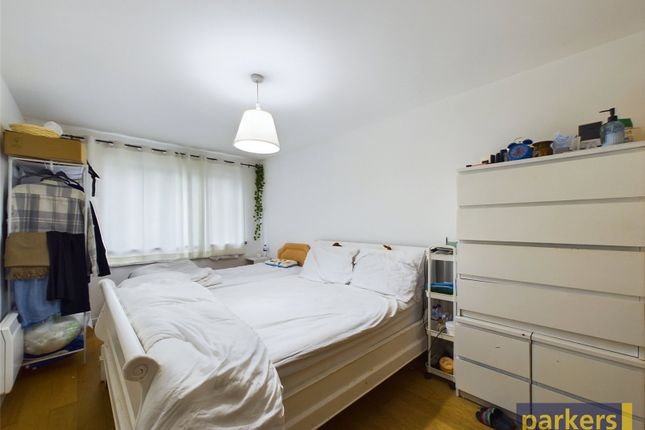 Flat for sale in Jubilee Square, Reading