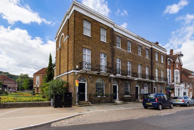 2-bed flat on Flat 2, 24 High Street, High Wycombe, £209,950