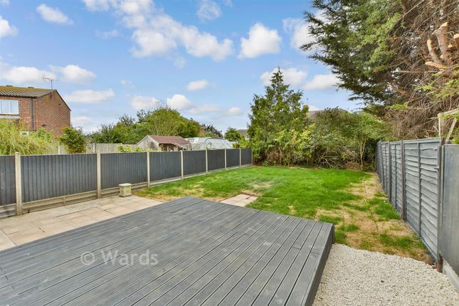 15, Alder Close, Sheerness photo 4