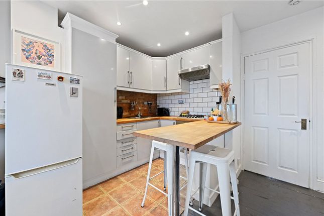 Flat 24 Horley Court, 46, Inverness Terrace, London photo 3