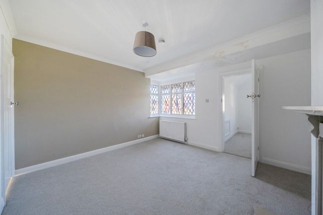 12, Latchmere Lane, Kingston Upon Thames photo 2