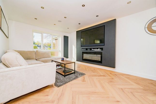2-bed flat on 135a, London Road, Hemel Hempstead, £270,000