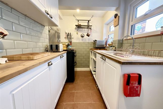 150 Falsgrave Road, Scarborough photo 3