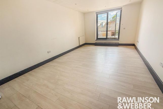 Flat 1, 1 Molesey Road, West Molesey photo 5