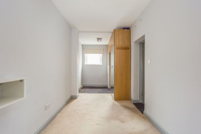 Town house for sale in Clocktower Mews, Hanwell