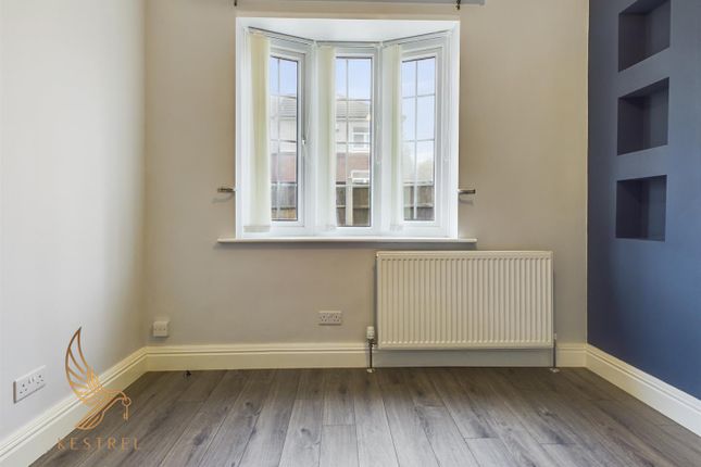 16, Burns Avenue, Pontefract photo 4