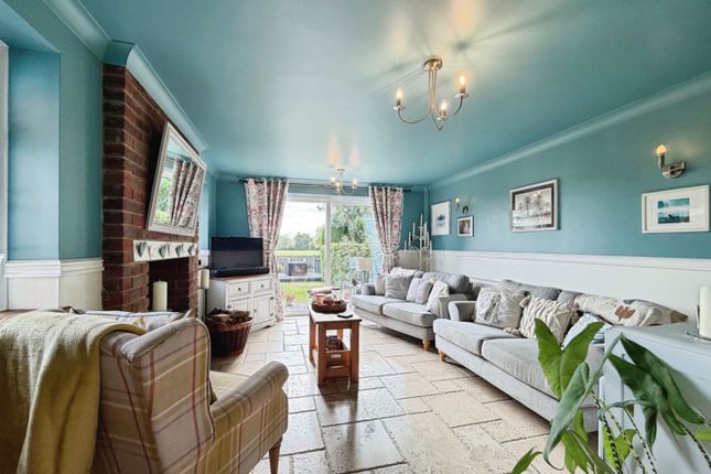 22, Heathside, Appledore photo 3