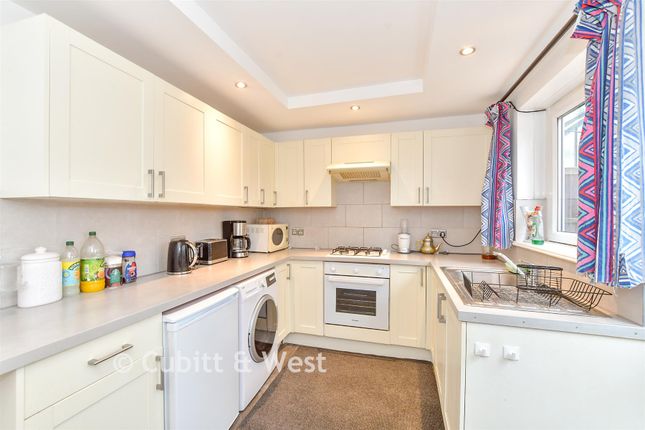 11, Oberon Close, Waterlooville photo 4