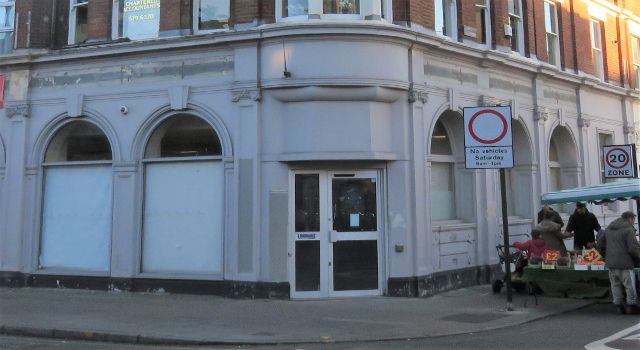 Retail premises to let in The Broadway, West Ealing