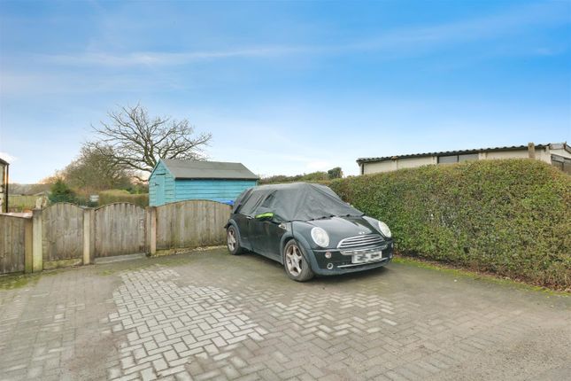 351, Bemersley Road, Brown Edge photo 3