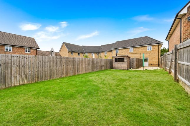 5A, Acorn Grove, Dunmow photo 4