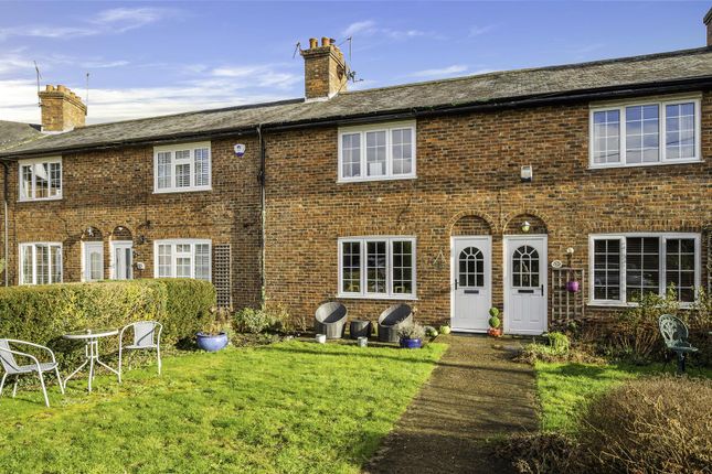 Thumbnail Terraced house to rent in The Hoppety, Tadworth