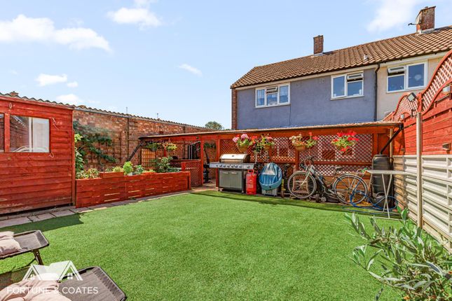 81, Vicarage Wood, Harlow photo 2