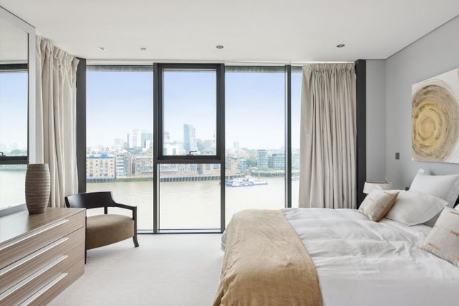 Flat to rent in Tea Trade Wharf, Shad Thames, London