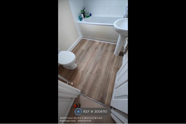 Flat D, Upper Park Road, Brightlingsea, Colchester photo 5