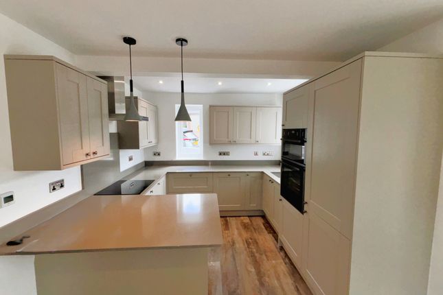 The Gables, Castle View, Saltash photo 4