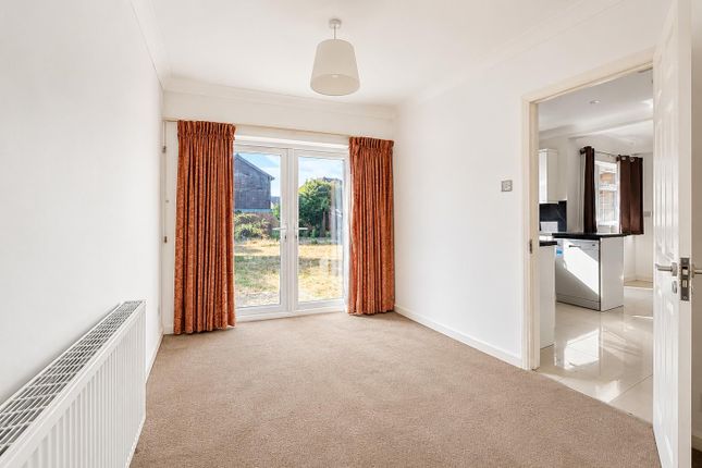 142 Putnoe Lane, Bedford photo 3