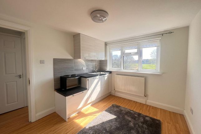 Thumbnail Flat to rent in Brangbourne Road, Bromley