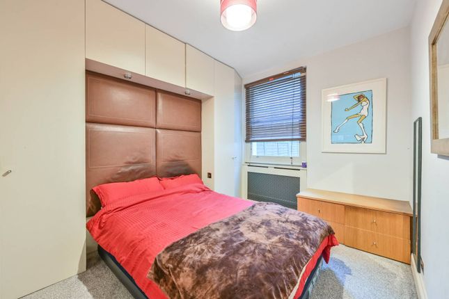 Flat to rent in Armadale Road, Fulham Broadway, London