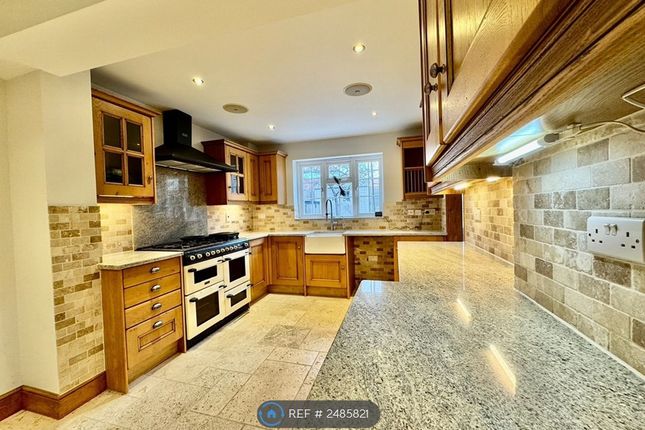 Farm Way, Bushey photo 3