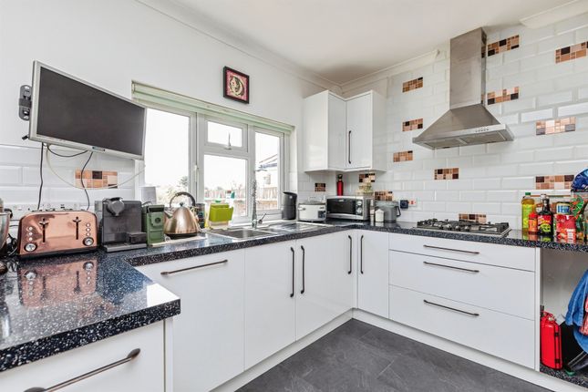 180, Harrow Lane, St. Leonards-On-Sea photo 4