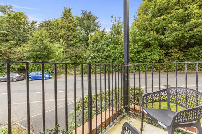 6 Moonstone Court,, Dashwood Avenue, High Wycombe photo 4