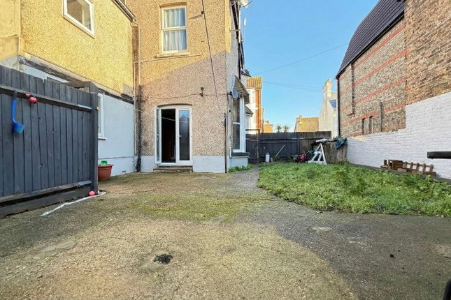 40,Flat 1, Albert Road, Ramsgate photo 4