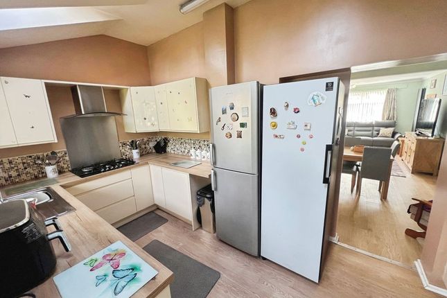 6, Rowsley Avenue, Bolton photo 3