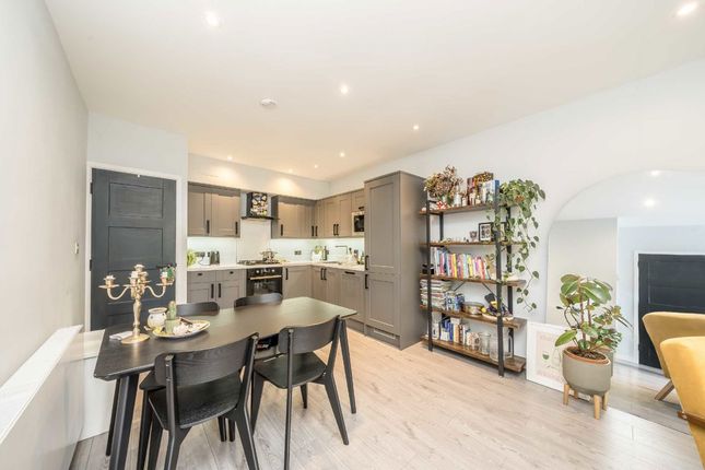 Flat 3, 60, East Dulwich Road, London photo 4