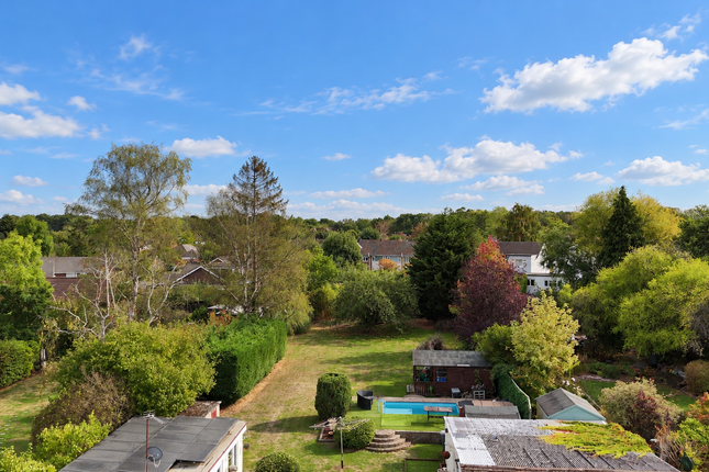 26 Moulsham Copse Lane, Yateley photo 2