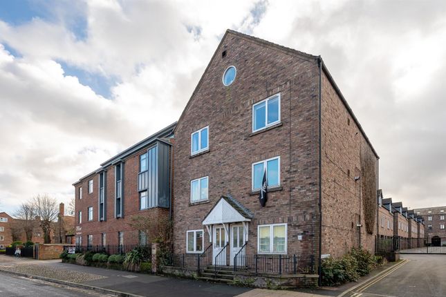 Flat for sale in Lawrence Street, York