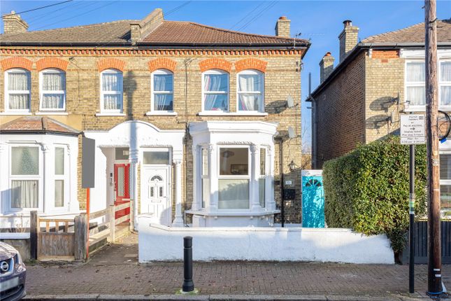 Thumbnail Flat for sale in Byrne Road, London