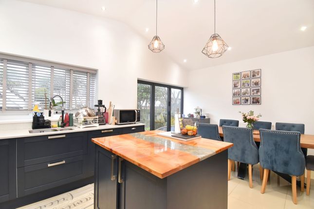 20 Carlton Road, Newport photo 4