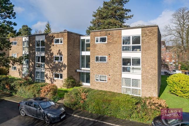 Thumbnail Flat for sale in The Spinney, Watford