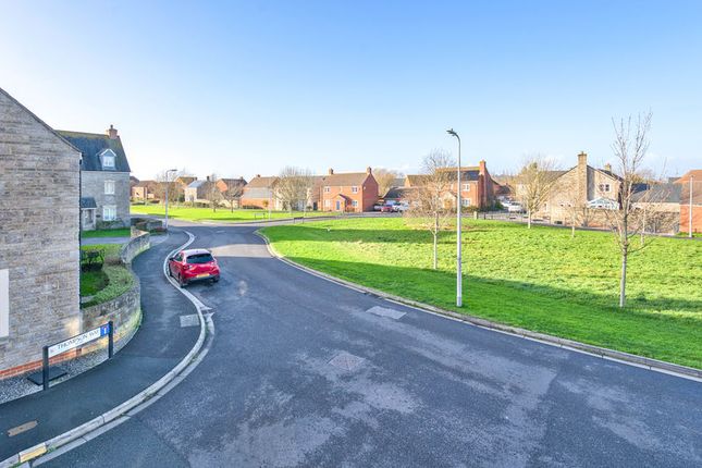 5-bed detached on 64, Thompson Way, Weston-Super-Mare, £410,000